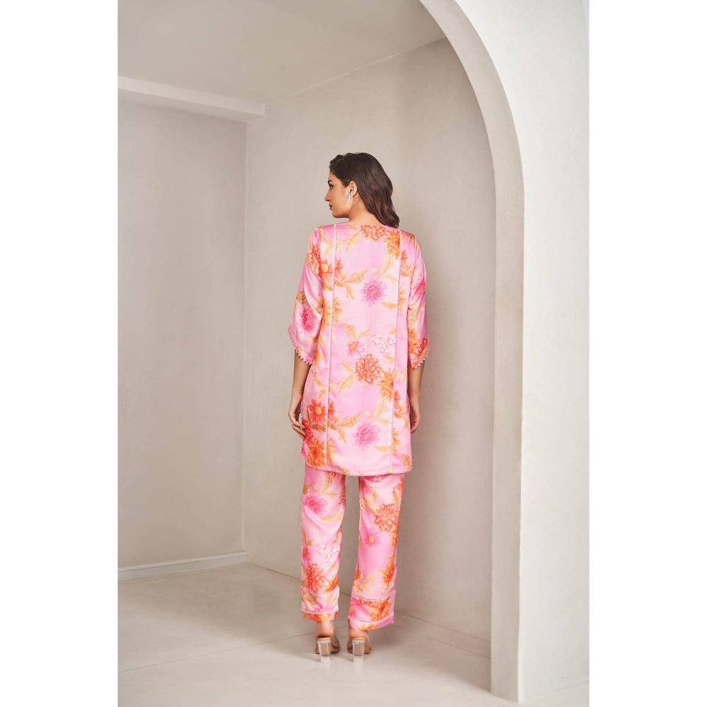 SAMMOHI BY MOKSHA & HIRAL Pink Kurta with Pant (Set of 2)