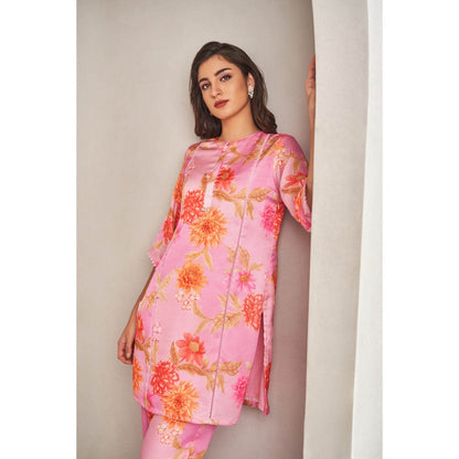 SAMMOHI BY MOKSHA & HIRAL Pink Kurta with Pant (Set of 2)