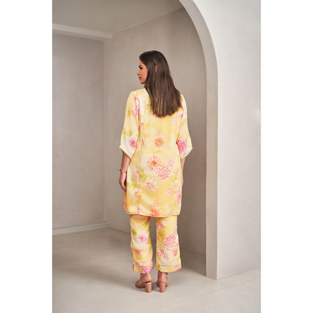 SAMMOHI BY MOKSHA & HIRAL Sunshine Yellow Kurta with Pant (Set of 2)