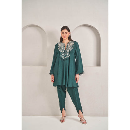 SAMMOHI BY MOKSHA & HIRAL Emerald Green Tulip Dhoti with Kurta (Set of 2)
