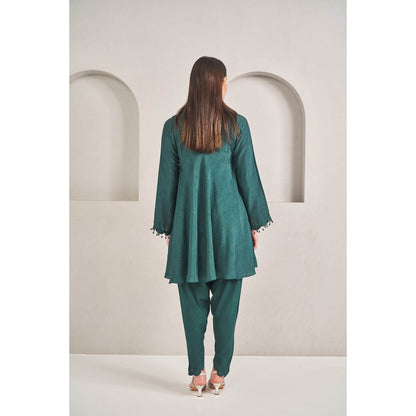 SAMMOHI BY MOKSHA & HIRAL Emerald Green Tulip Dhoti with Kurta (Set of 2)