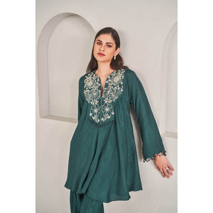SAMMOHI BY MOKSHA & HIRAL Emerald Green Tulip Dhoti with Kurta (Set of 2)