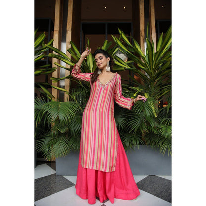 Sandhya Shah Coral Fedora Kurta with Lehenga (Set of 2)