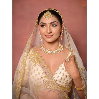 Sanjana Thakur Cream Bridal Lehenga with Blouse and 2 Dupatta (Set of 4)