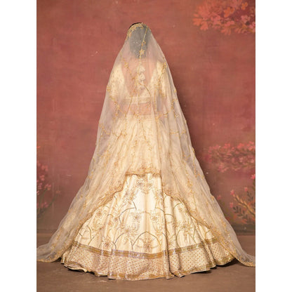 Sanjana Thakur Cream Bridal Lehenga with Blouse and 2 Dupatta (Set of 4)