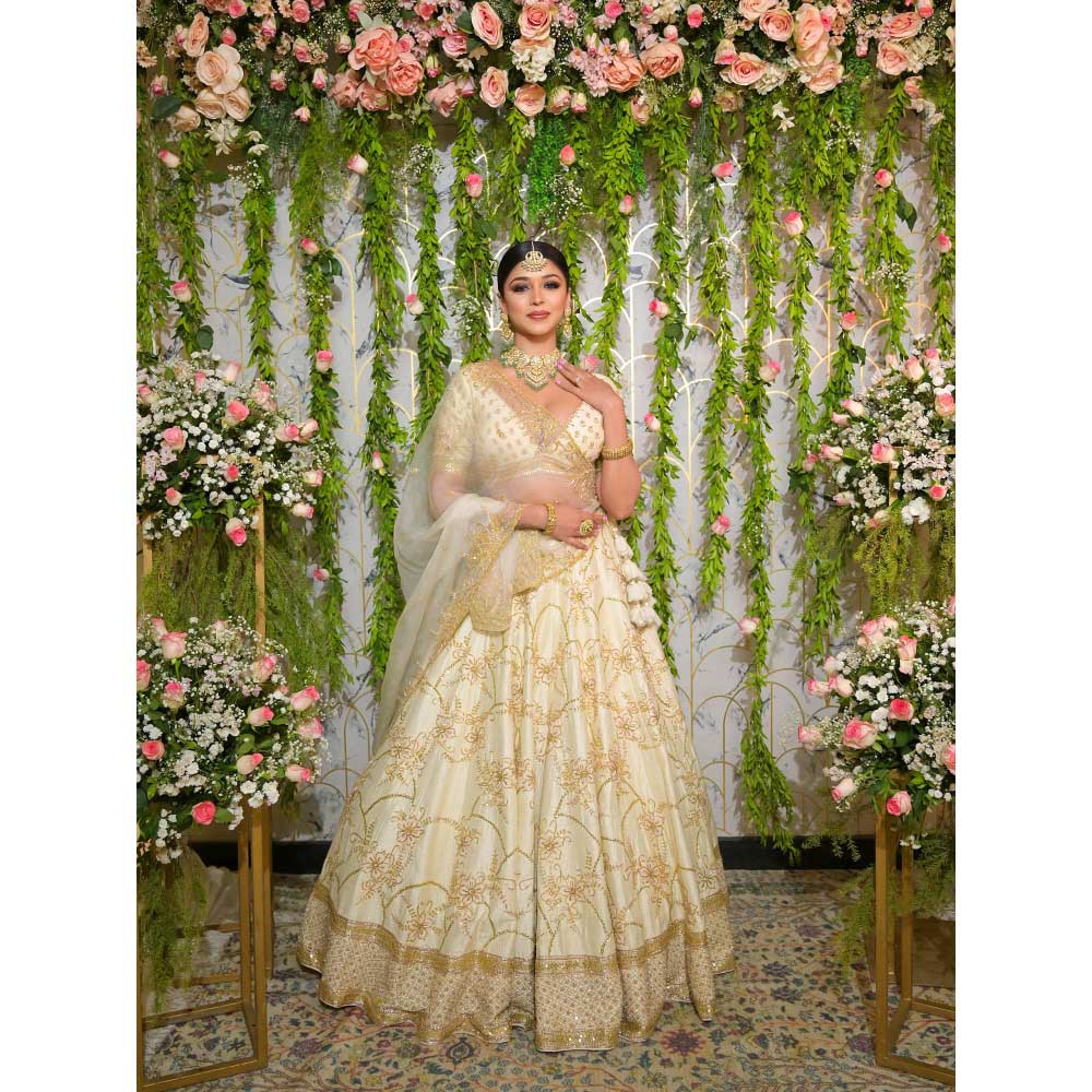 Sanjana Thakur Ivory Bridal Lehenga with Blouse and Dupatta (Set of 3)