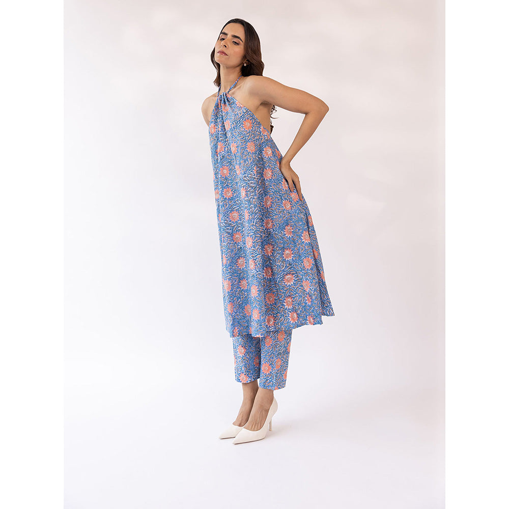 SHAAKHA Blue Floral Printed Sleeveless Halter Neck Kurta With Pant (Set of 2)