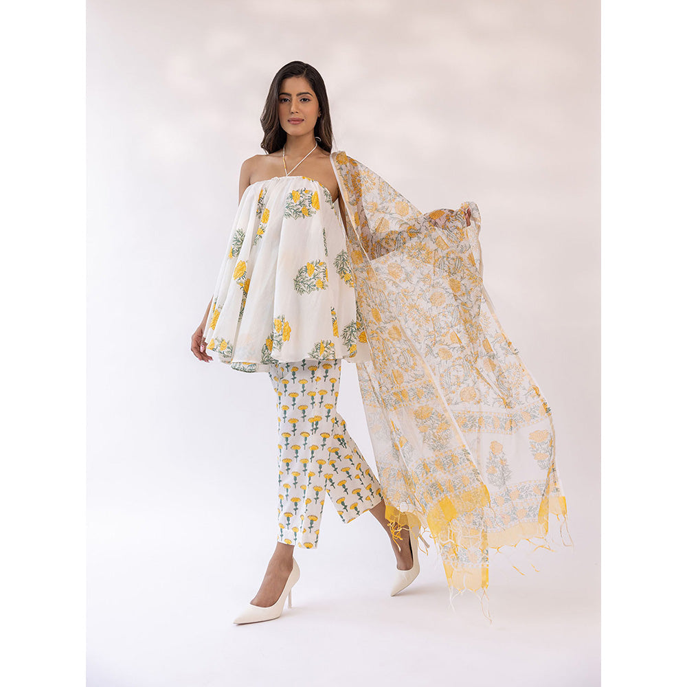 SHAAKHA Ivory Floral Printed Sleeveless Halter Neck Kurta With Pant & Dupatta (Set of 3)