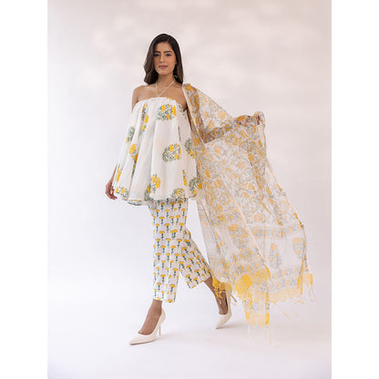 SHAAKHA Ivory Floral Printed Sleeveless Halter Neck Kurta With Pant & Dupatta (Set of 3)