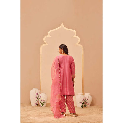Sheetal Batra Pink Kurta With Salwar And Dupatta (Set of 3)