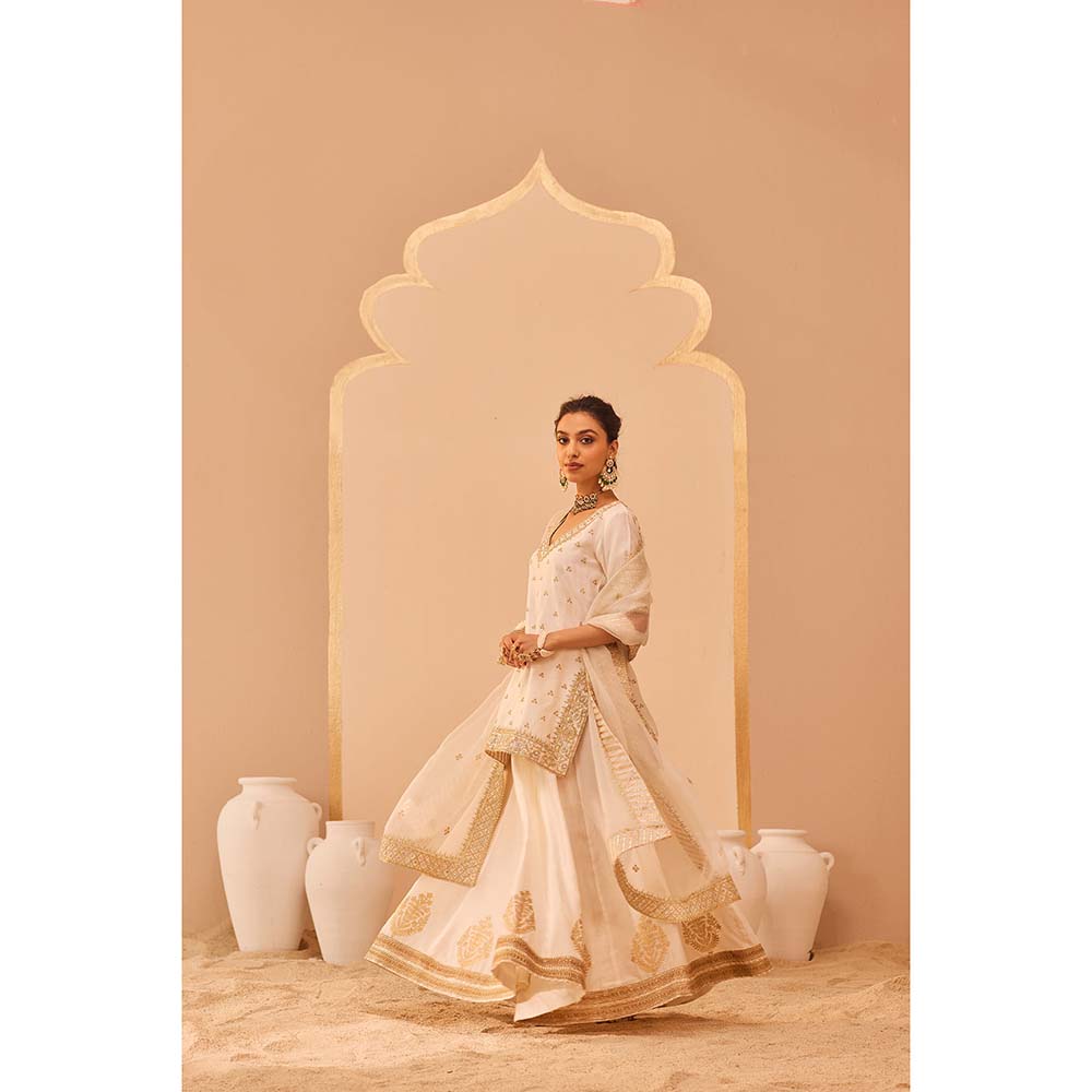Sheetal Batra Ivory Faiza Kurta With Lehenga And Dupatta (Set of 3)