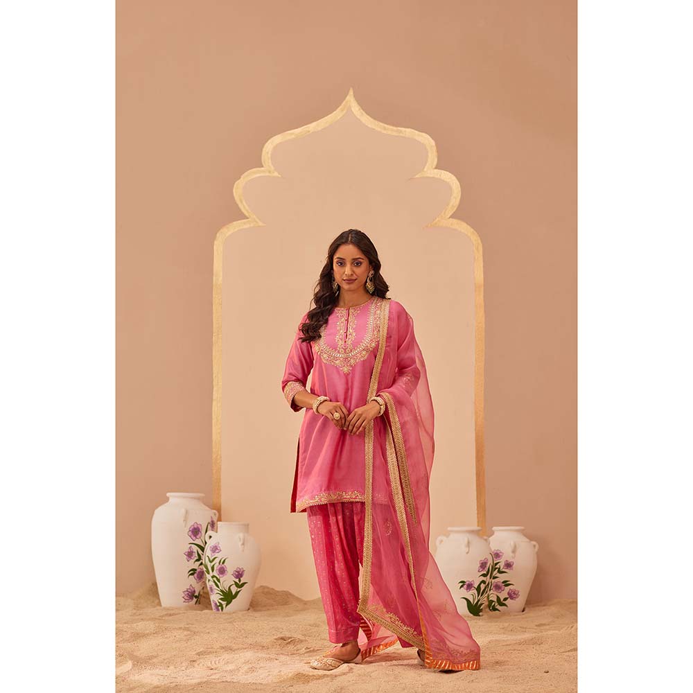 Sheetal Batra Pink Kurta With Salwar And Dupatta (Set of 3)