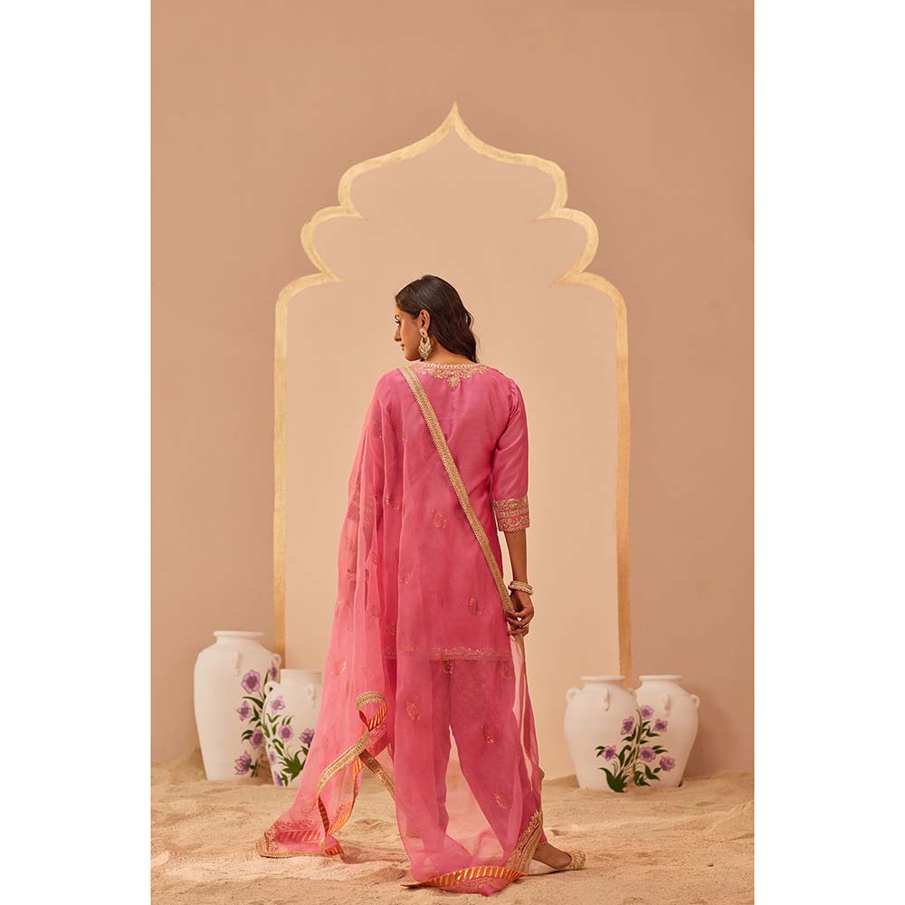 Sheetal Batra Pink Kurta With Salwar And Dupatta (Set of 3)