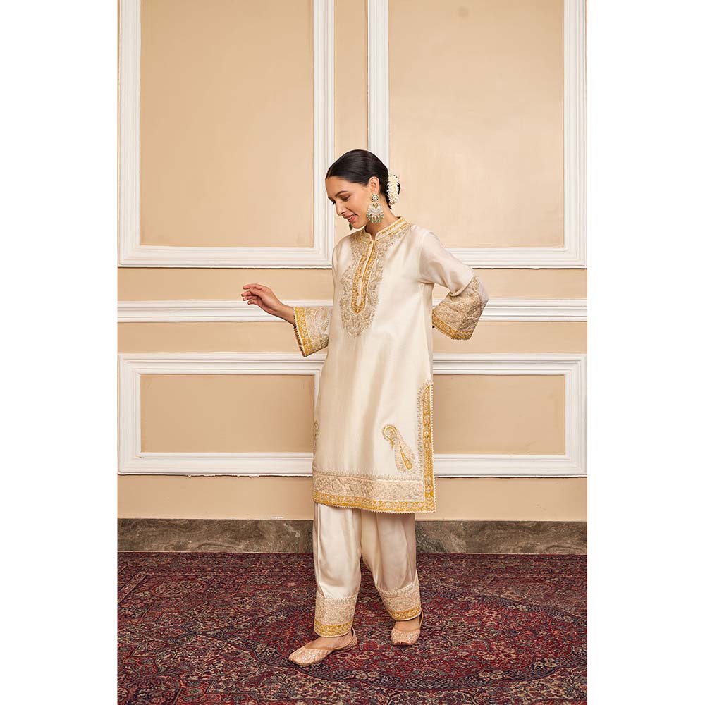 Sheetal Batra Daisy Ivory Kurta With Salwar And Dupatta (Set of 3)