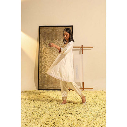 Sheetal Batra Ivory Fayaaz Kurta with Salwar (Set of 2)