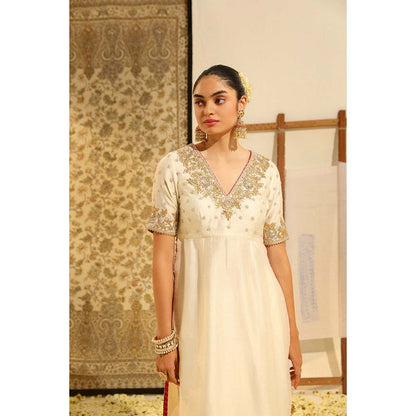 Sheetal Batra Ivory Shahnawaz Straight Kurta with Lehenga and Dupatta (Set of 3)