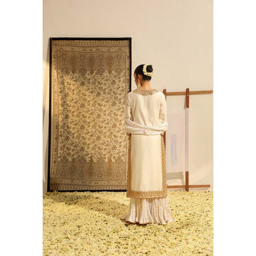 Sheetal Batra Ivory Abbas Kurta with Skirt and Dupatta (Set of 3)