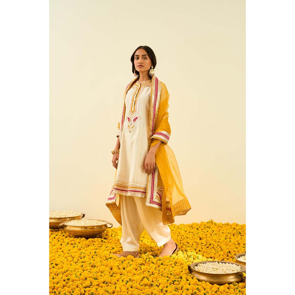 Sheetal Batra Ivory Short Kurta with Salwar and Dupatta (Set of 3)
