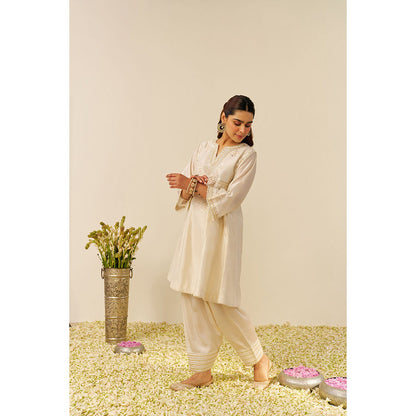 Sheetal Batra Ivory Aiza Short Kurta with Salwar and Dupatta (Set of 3)