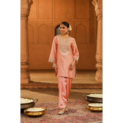 Sheetal Batra Arisa - Off Rose Kurta With Salwar And Dupatta