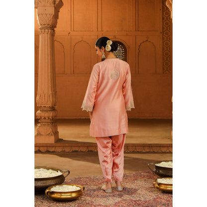 Sheetal Batra Arisa - Off Rose Kurta With Salwar And Dupatta
