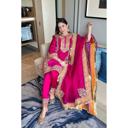 Sheetal Batra Jannat Khan In Naayaab - Hot Pink Short Kurta With Salwar And Dupatta