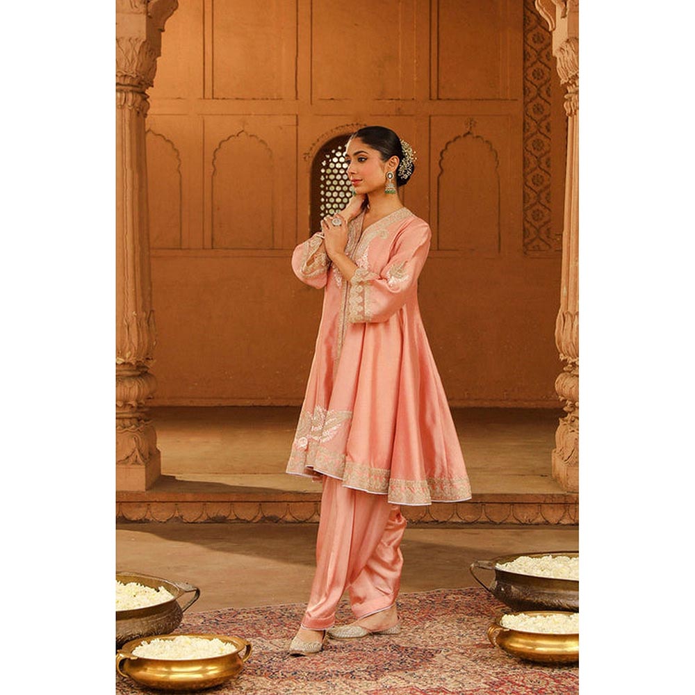 Sheetal Batra Fajr - Off Rose Short Anarkali Kurta With Churidar And Dupatta