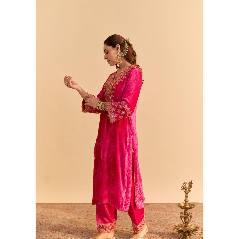 Sheetal Batra Aynaz Pink Embroidered Kurta With Salwar
