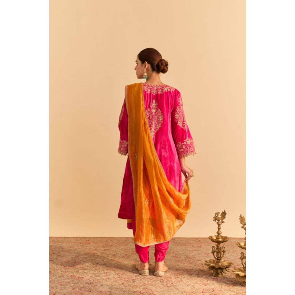 Sheetal Batra Eira Pink Embroidered V-Neck Kurta With Dhoti and Dupatta