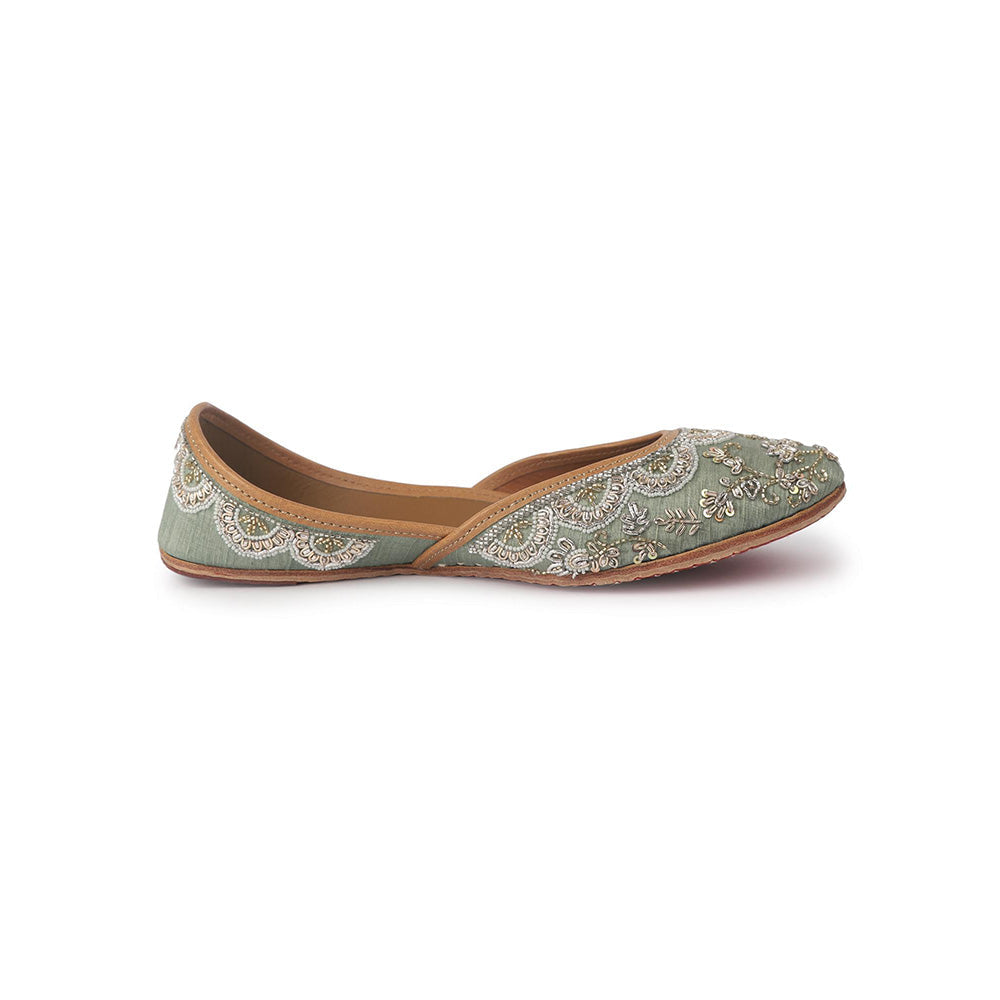 Shilpsutra Women Green Dust Juttis