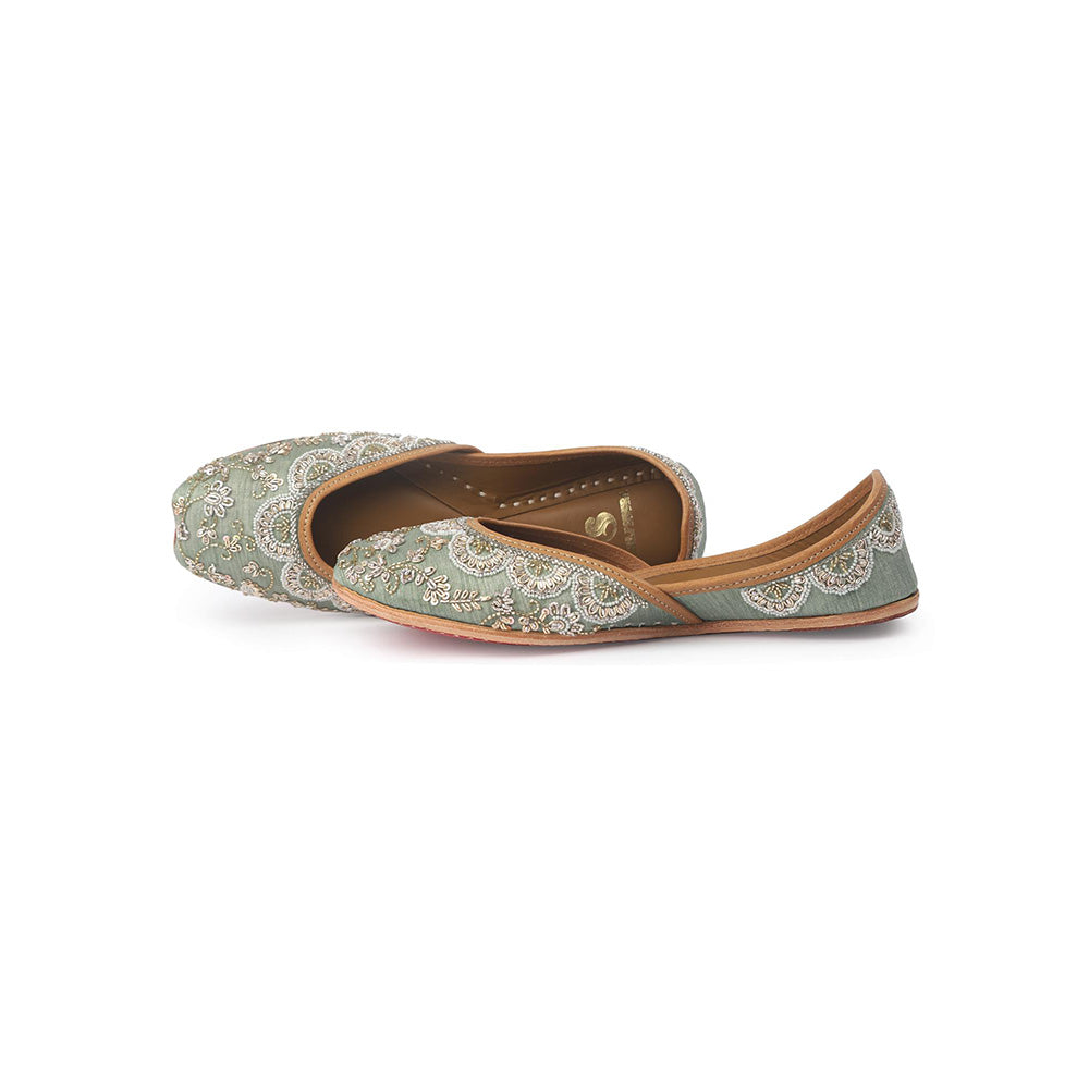 Shilpsutra Women Green Dust Juttis