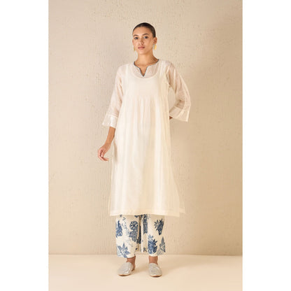 Shivani Bhargava Floral Odyssey Ivory Kurta with Pant and Dupatta (Set of 3)