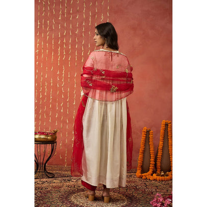 Shivani Bhargava Gehna Ivory Silk Embroidered Kurta with Dhoti and Dupatta (Set of 3)