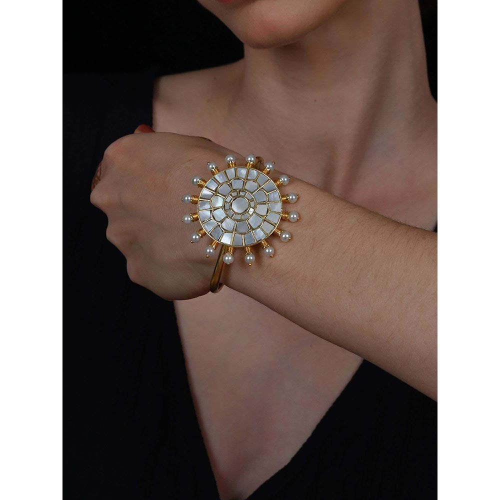 Shlok Jewels Women White 18K Gold Plated Pearl Bracelet