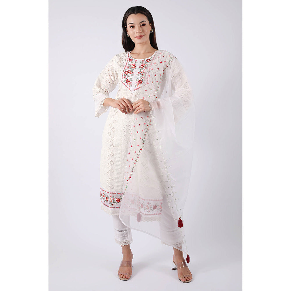 SHRUTI GOYAL White Embroidered Kurta with Pant and Dupatta (Set of 3)