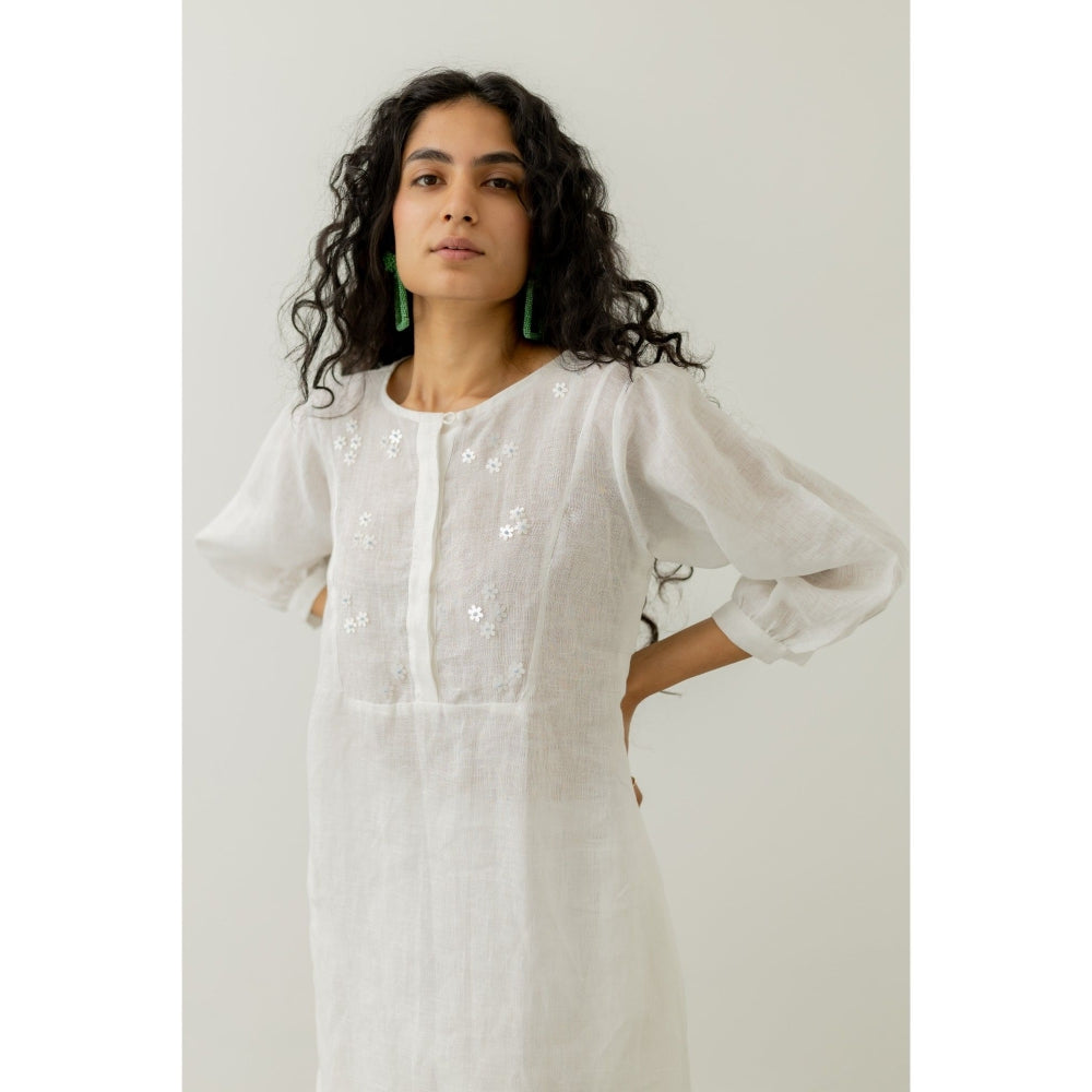Silai Studio Pristine White Linen Kurta and Pants (Set of 2)
