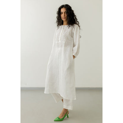 Silai Studio Pristine White Linen Kurta and Pants (Set of 2)