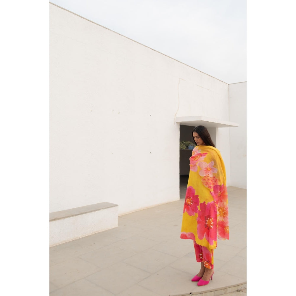 Silai Studio Floral Rhapsody Kurta With Pant and Dupatta (Set of 3)