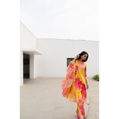 Silai Studio Floral Rhapsody Kurta With Pant and Dupatta (Set of 3)