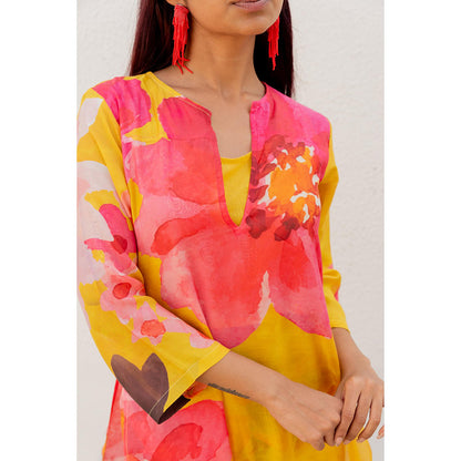 Silai Studio Tuscany Flowers Kurta with Pant and Inner (Set of 3)