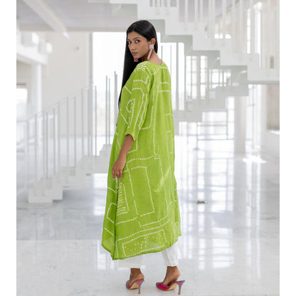 Silai Studio Terra Green Bandhej Silk Kurta and Pant (Set of 2)