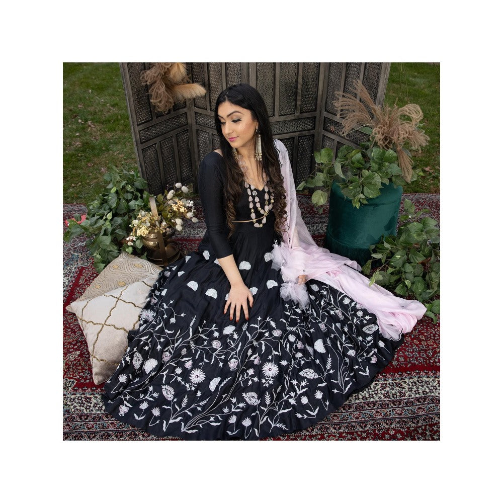 Simmi Guntaj Black Lady Gaga Lehenga with Blouse and Dupatta (Set of 3)