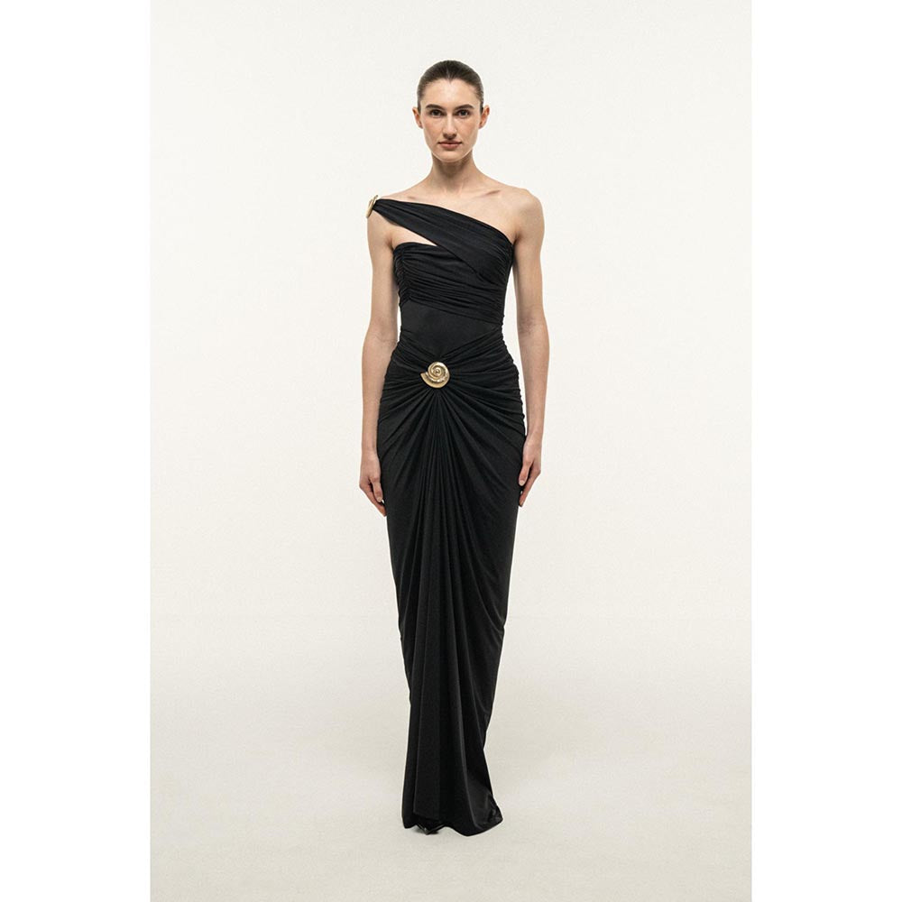 SOTBELLA BLACK ONE-SHOULDER DRAPED MAXI DRESS WITH GOLD SHELL DETAIL