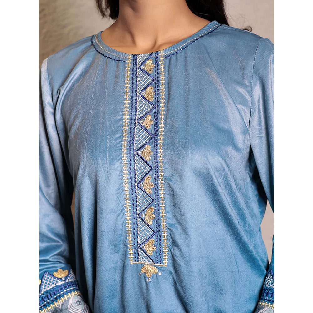 Spring Soul Blue Ombre Embroidered Micro Velvet Kurta With Printed Velvet Pant (Set of 2)