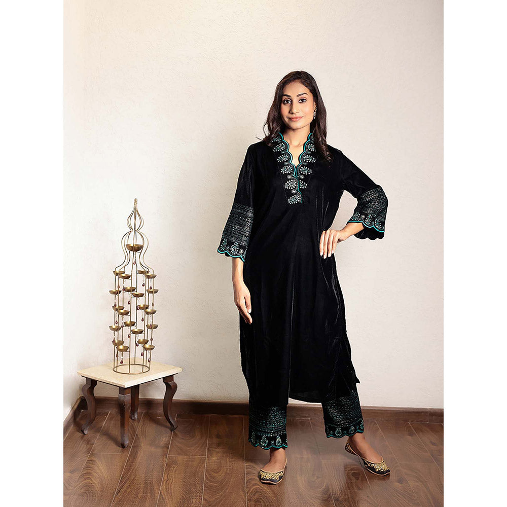 Spring Soul Black Embroidered V-Neck Velvet Kurta
