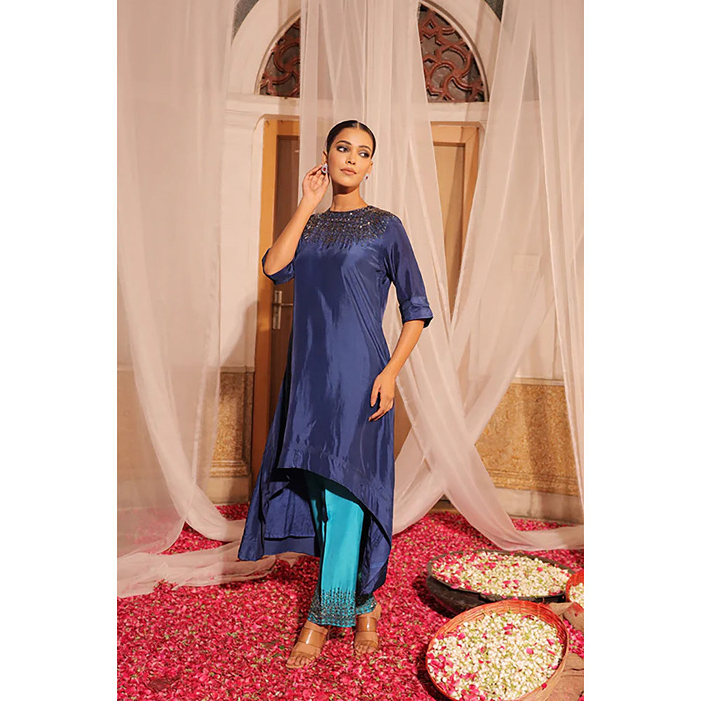 Studio Chiraiya Elegant Blue Silk Kurta with Pant (Set of 2)