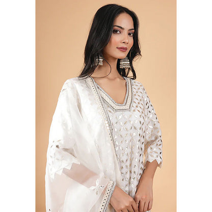 Studio Chiraiya Ivory Threads Of Tradition Kurta with Pant and Dupatta (Set of 3)