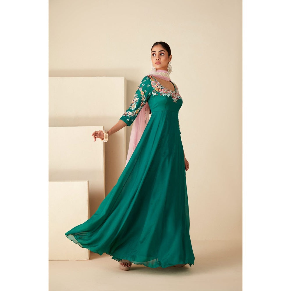 Suruchi Parakh Womens Green Embroidered Anarkali Kurta and Dupatta (Set of 2)
