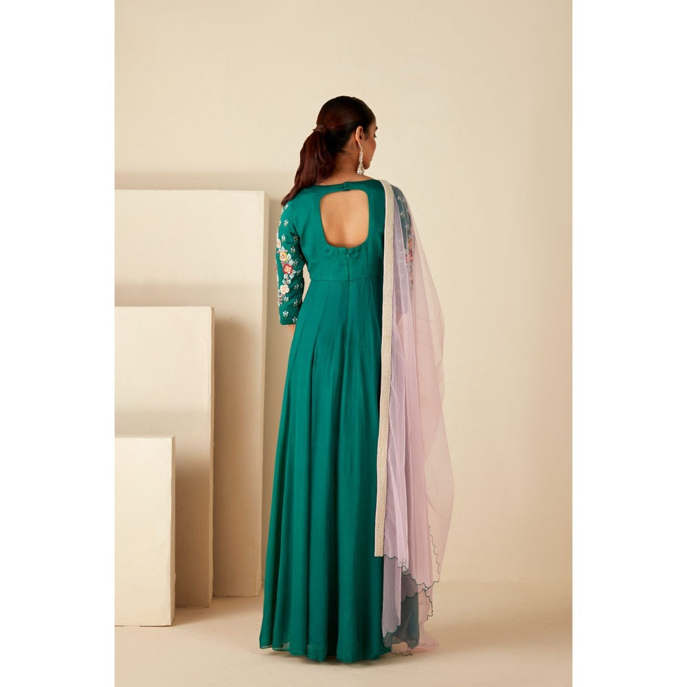 Suruchi Parakh Womens Green Embroidered Anarkali Kurta and Dupatta (Set of 2)