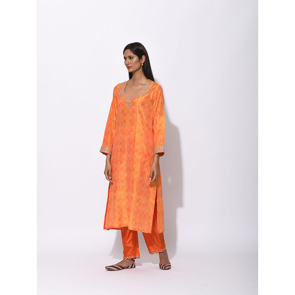 Swati Vijaivargie Orange Embroidered Kurta With Pant And Dupatta (Set of 3)
